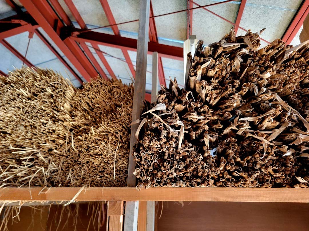 竹皮、稲わら保管