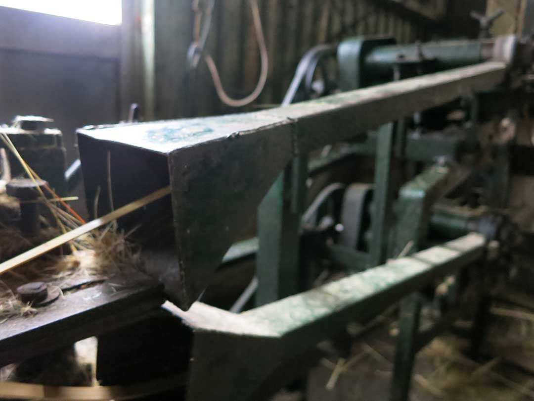 竹剥ぎ機械