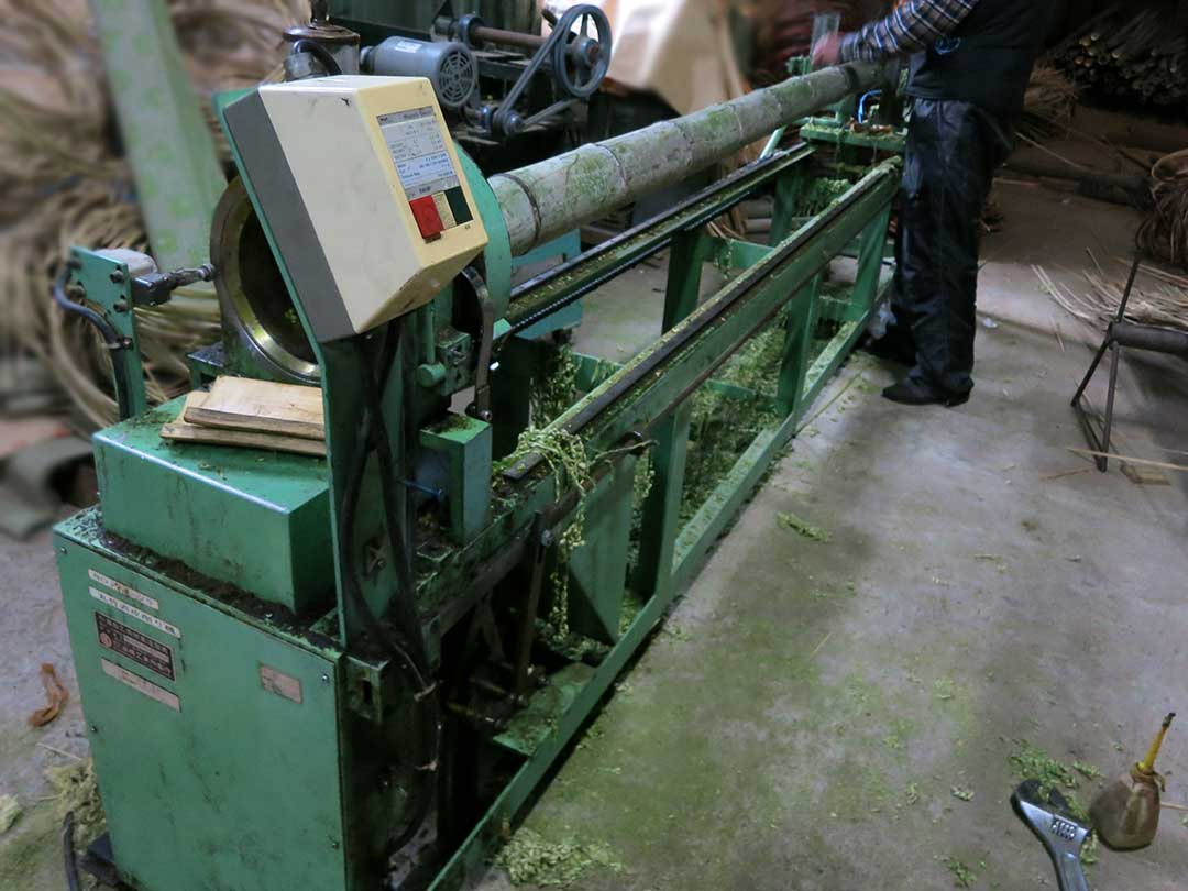 孟宗竹を「磨く」機械