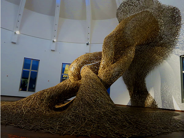ギメ美術館（Musee Guimet）田辺小竹さんの竹インスタレーション