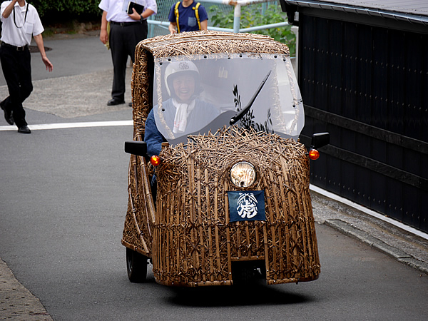 日本唯一の虎竹電気自動車、竹トラッカー