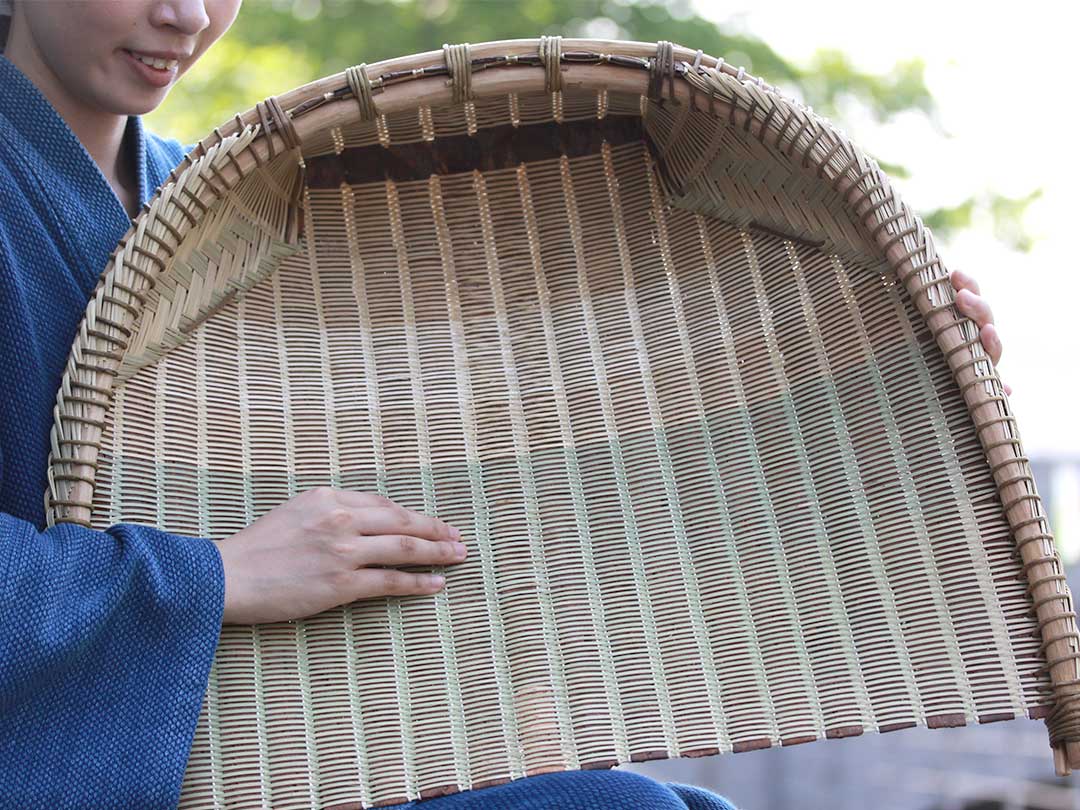 蓬莱竹（ホウライチク）、シンニョウチクの箕