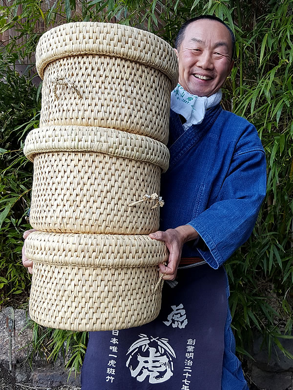 わらいずみ、飯櫃（めしびつ）入れ、竹虎四代目（山岸義浩）