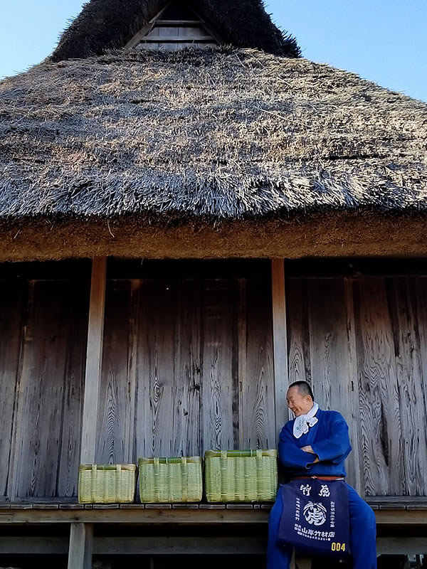 藁ぶき屋根、竹虎四代目（山岸義浩）