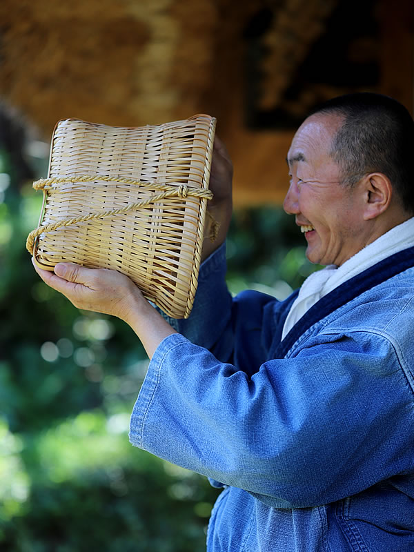 かるい、背負い籠