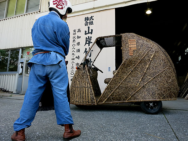 竹虎四代目（山岸義浩）、日本唯一の虎竹電気自動車「竹トラッカー」