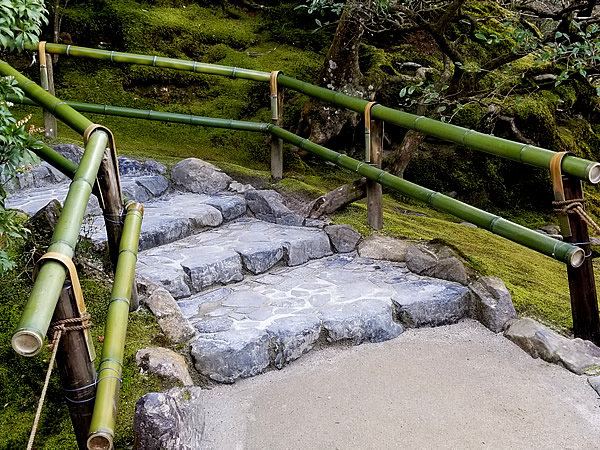 銀閣寺の青竹手すり