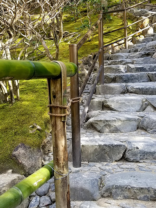 東山慈照寺の竹手すり