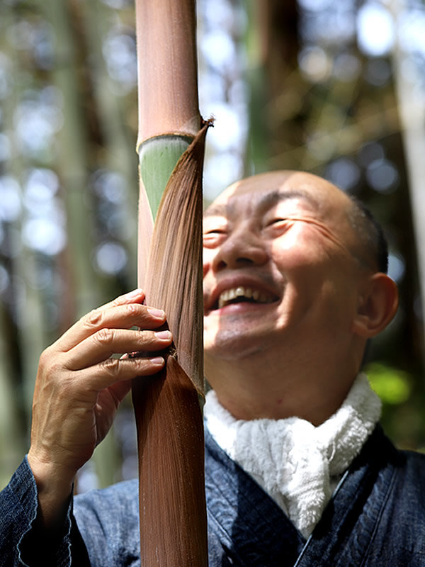 虎竹の竹皮、竹虎四代目（山岸義浩）