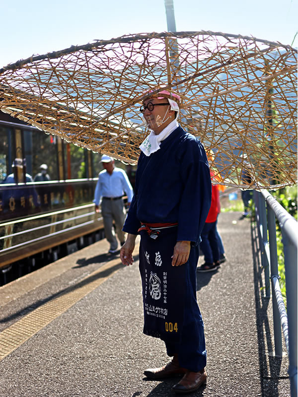 JR四国観光列車、竹虎四代目（山岸義浩）