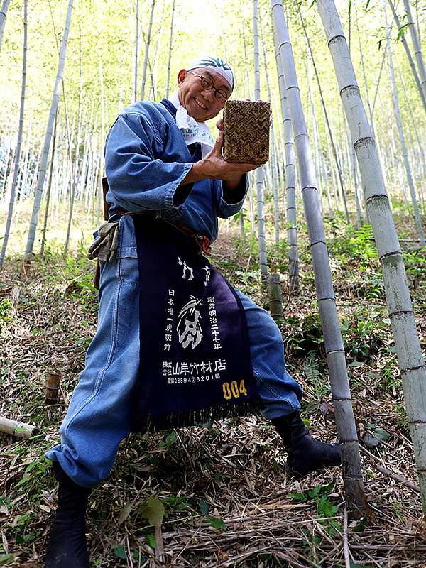 虎竹林で竹弁当箱、竹虎四代目（山岸義浩）