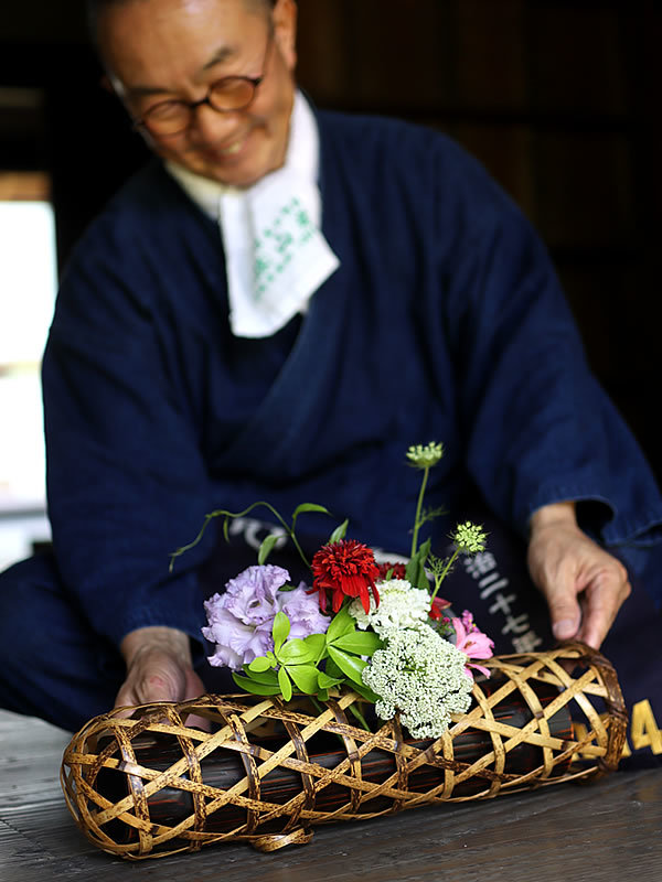 虎竹花籠、竹虎四代目（山岸義浩）