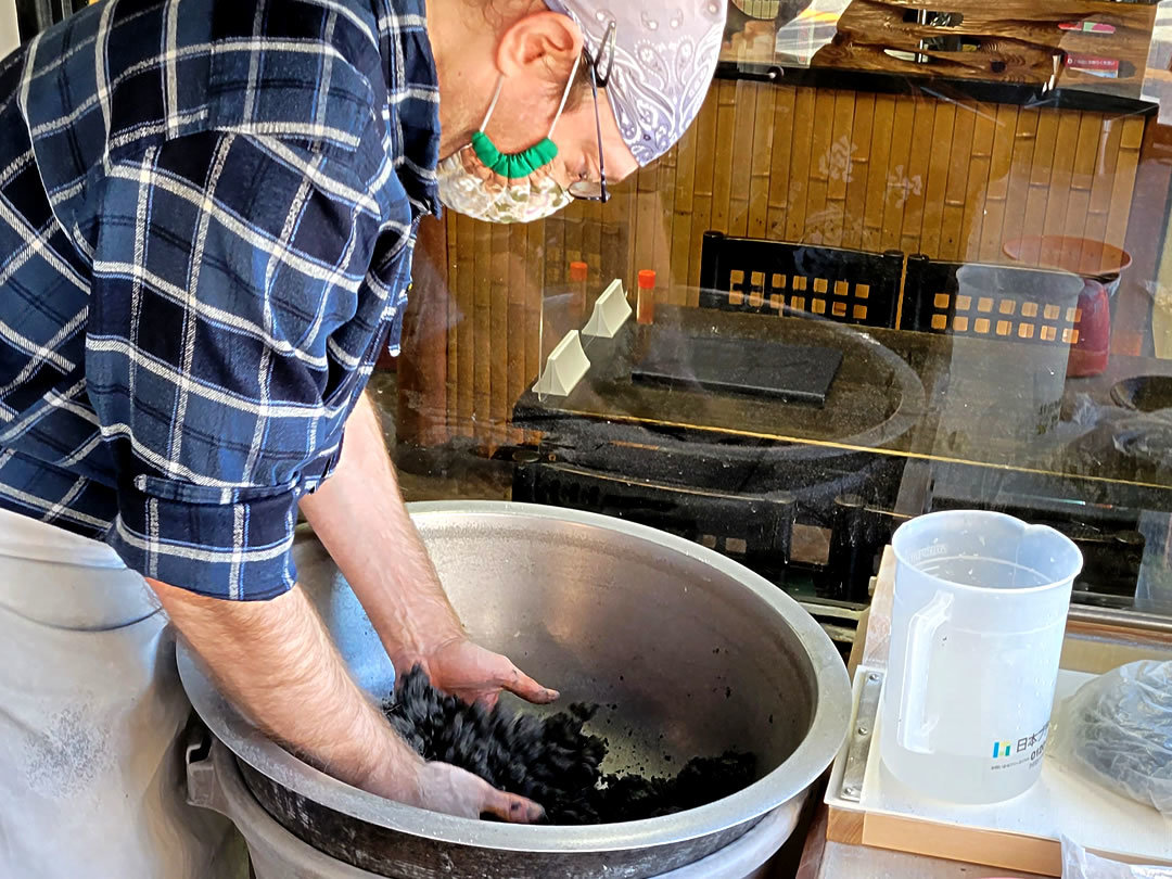 竹炭麺の作り方