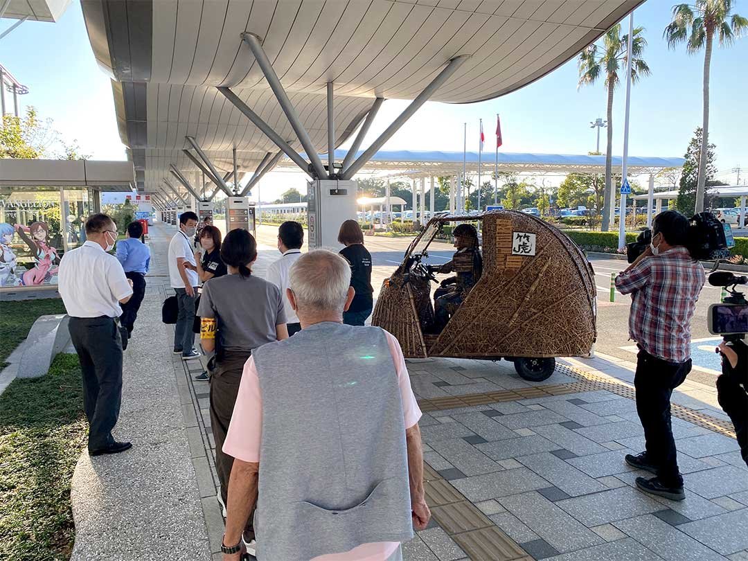 山口宇部空港、竹トラッカー