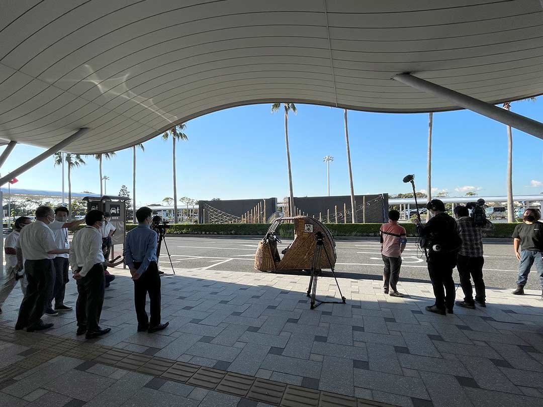 日本唯一の虎竹電気自動車「竹トラッカー」、山口宇部空港