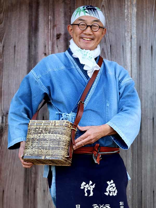 虎竹ショルダー、竹虎四代目（山岸義浩）