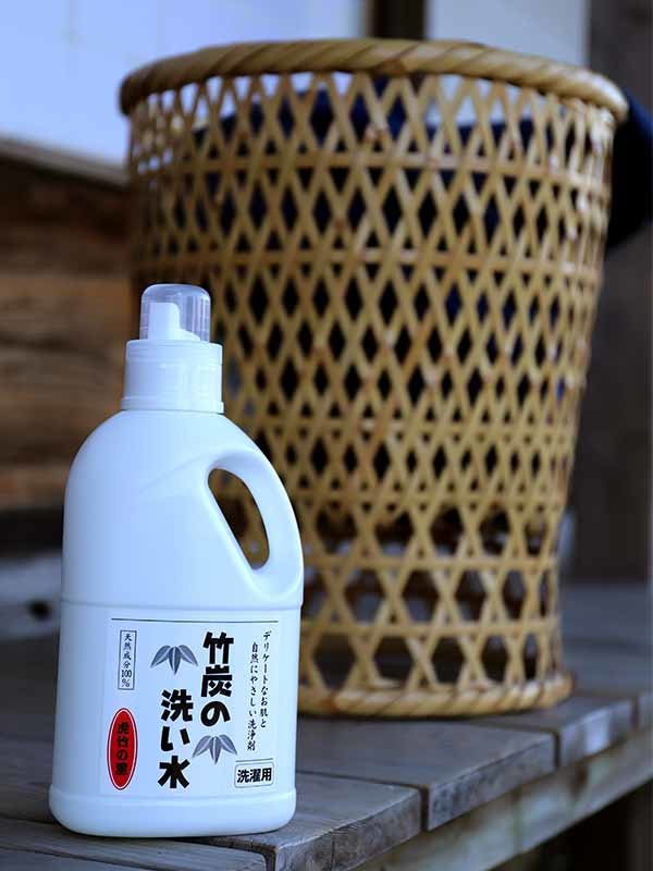 竹炭の洗い水