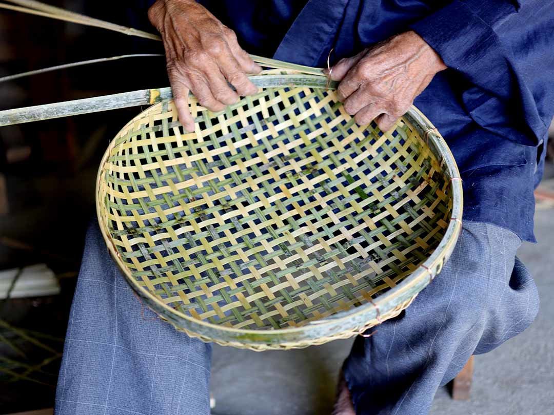 国産四ツ目編み竹ざる職人