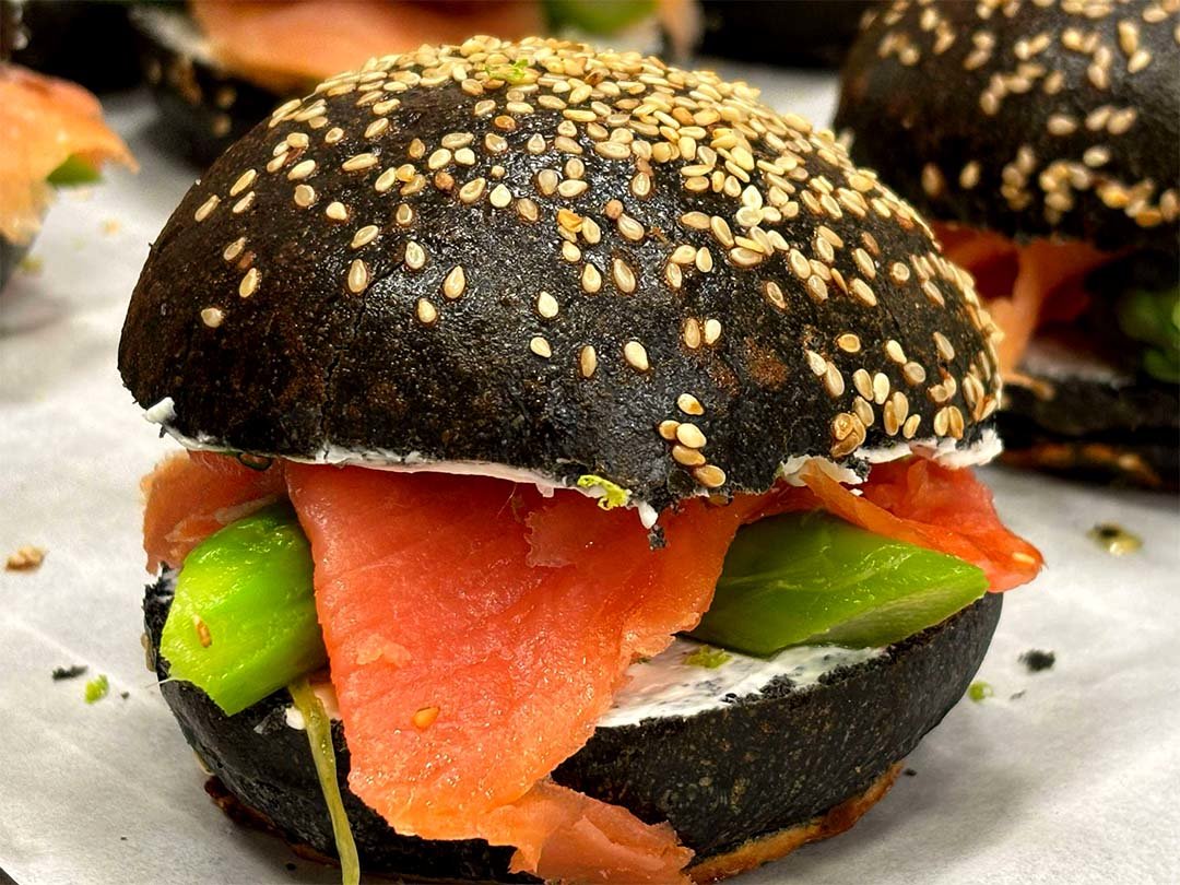 竹炭ハンバーガー