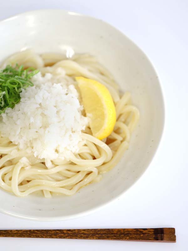 冷たいうどん、竹製鬼おろし