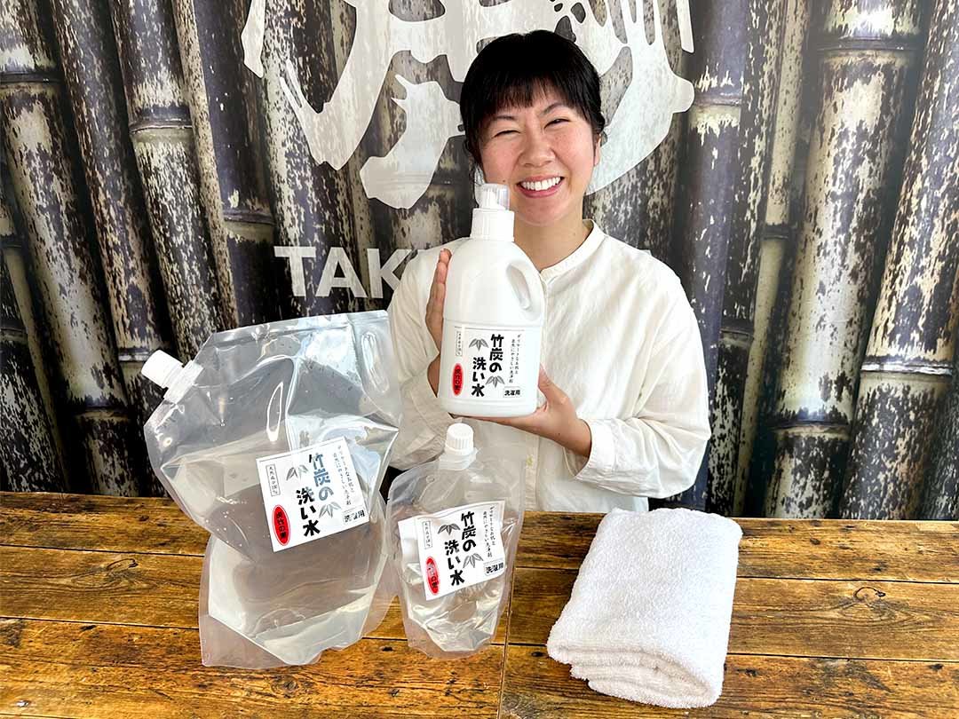 無添加洗濯洗剤、竹炭の洗い水