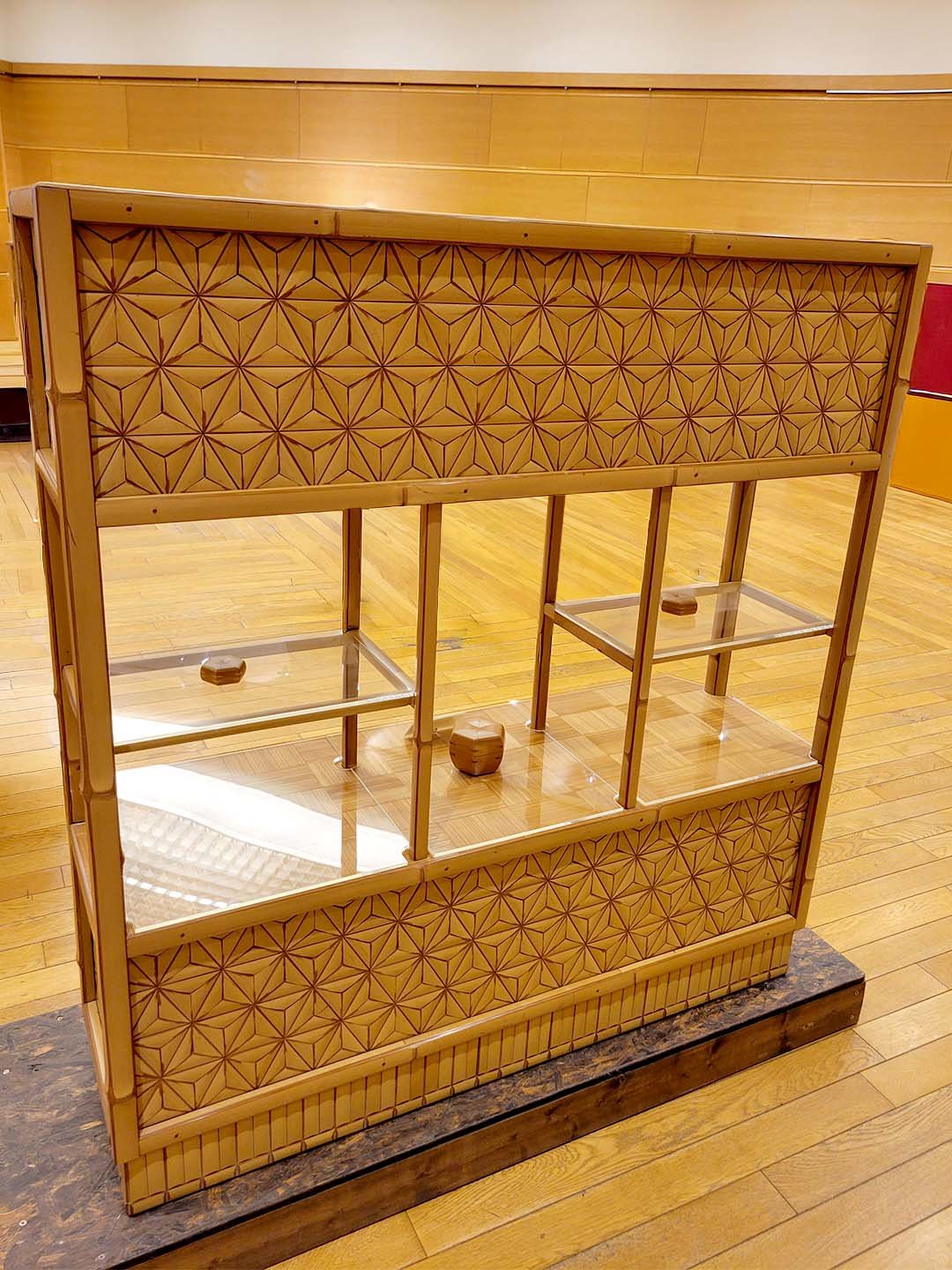 白竹モザイク調度品