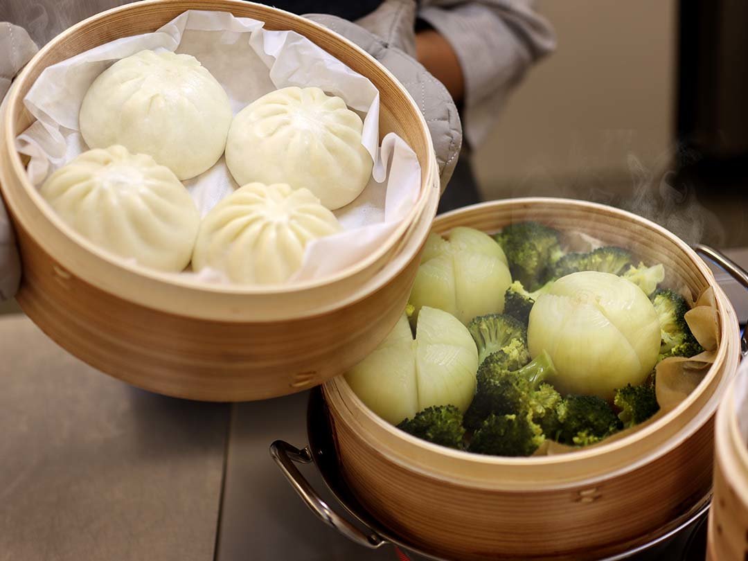 蒸籠にキッチンペーパー