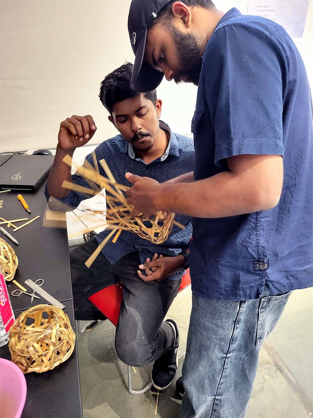 インド国立デザイン研究所（National Institute of Design）竹籠作り