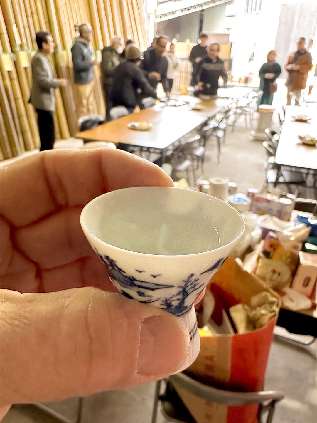 日本酒でカンパイ
