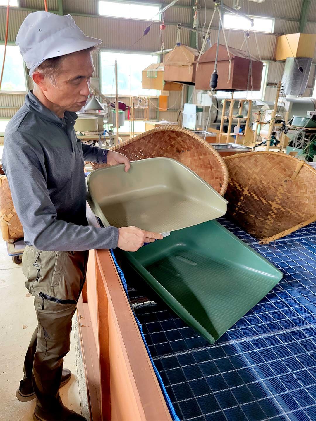 プラスチックの箕