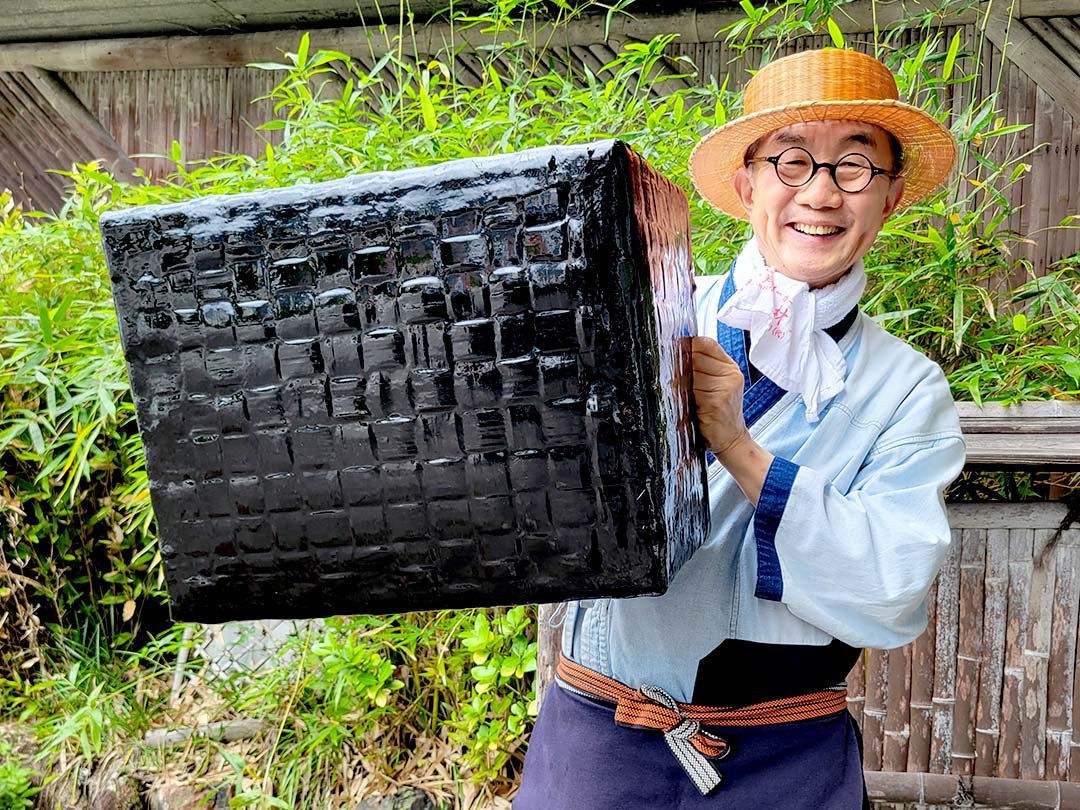黒塗り一閑張り衣装籠修理完了
