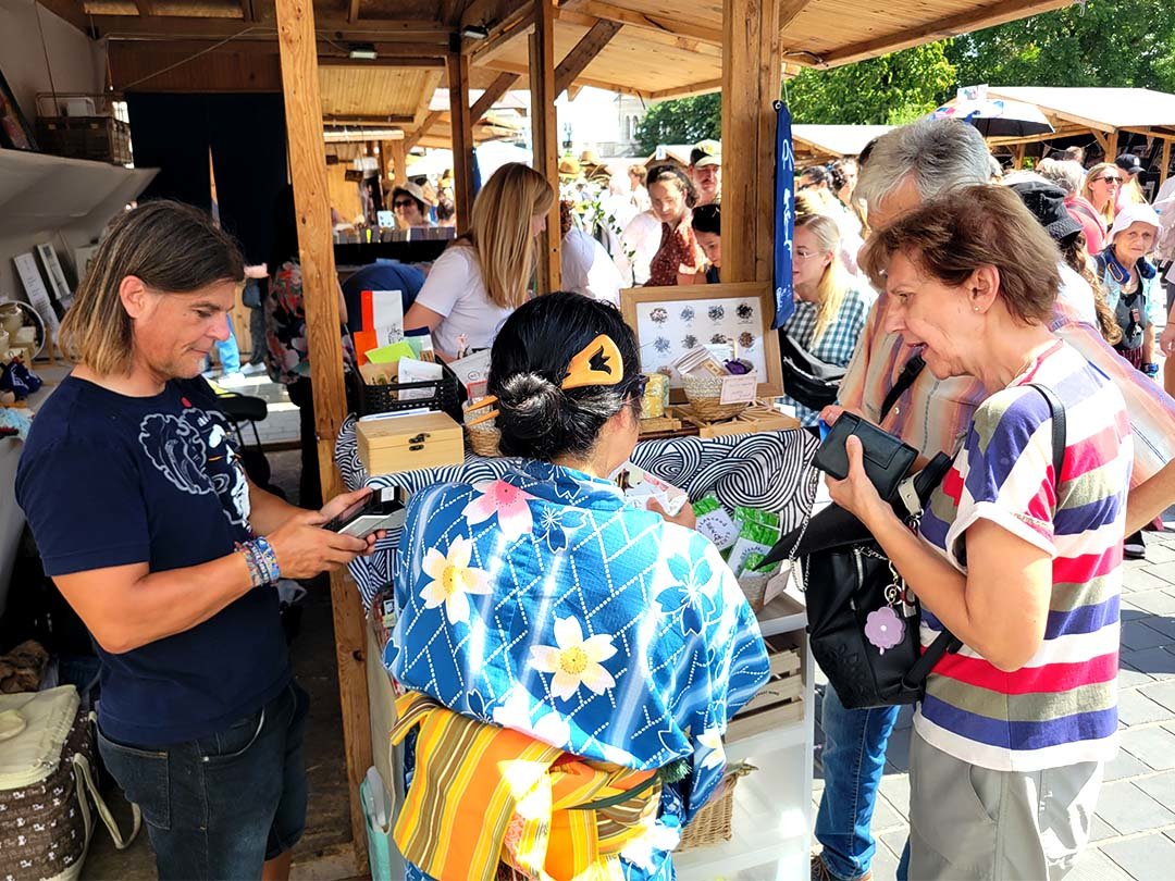 Mestersegek Unnepe（ブダ民芸祭）、日本茶