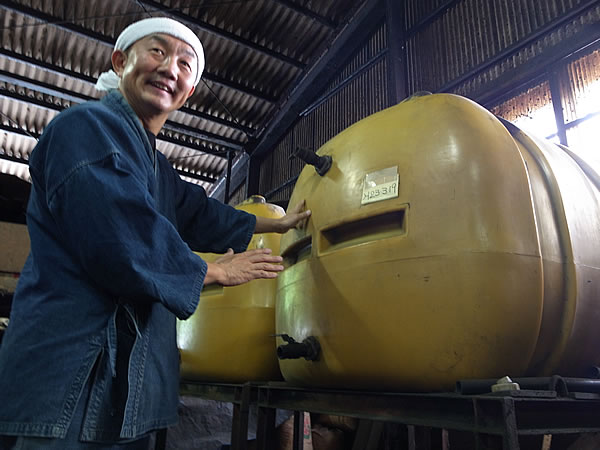 竹酢液タンク