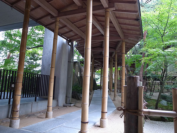 竹の通路