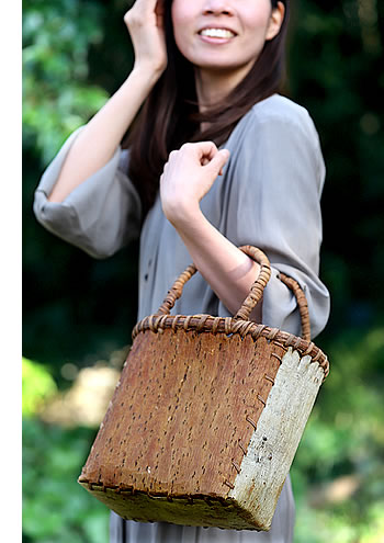 低反発 腰用 手編みバッグ クルミ樹皮 持ち手は山葡萄 - 通販 - www