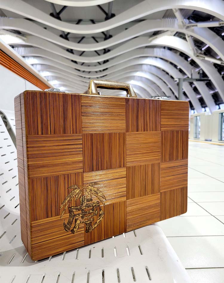 竹ヒゴ市松アタッシュケース（虎竹ハンドル）の最初で最後のご紹介