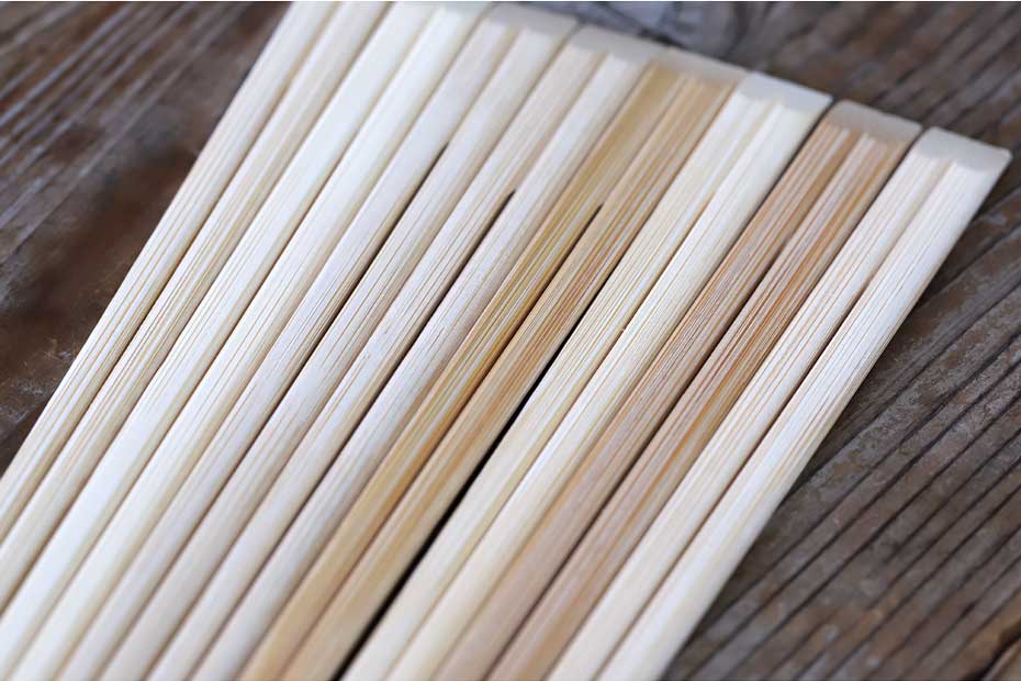 国産高級竹割り箸の自然の色合い