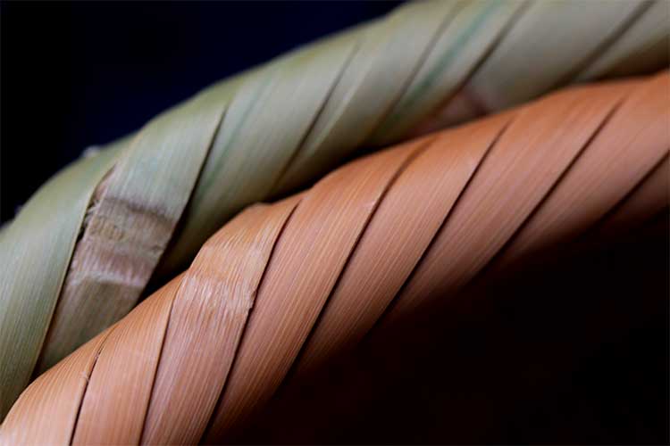時間が経つほどに深みのある飴色に変わる真竹楕円パン籠