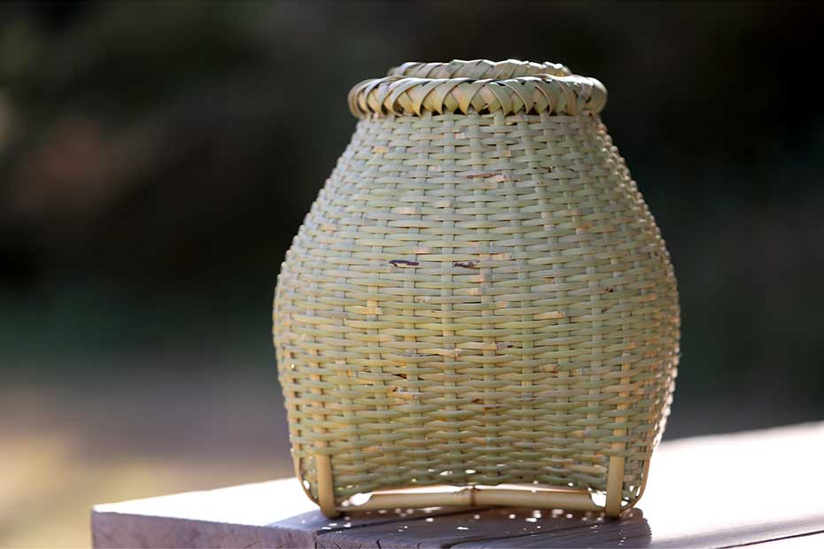 花籠としても使える根曲竹魚籠