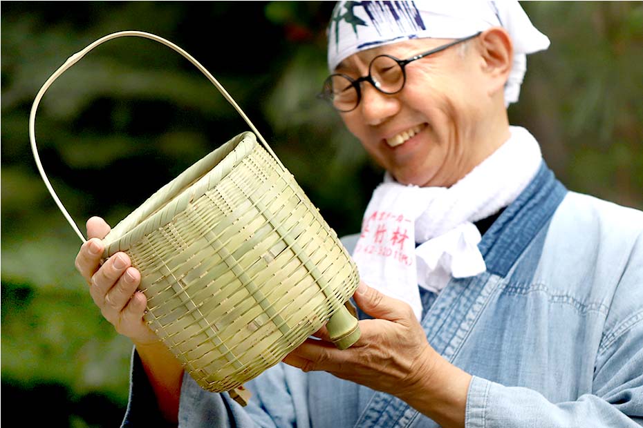真竹温泉かご(湯カゴ)足付きは昔ながらの温泉籠