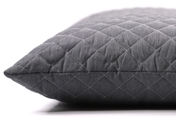 ソフト竹炭まくらは柔らかく高めの枕です