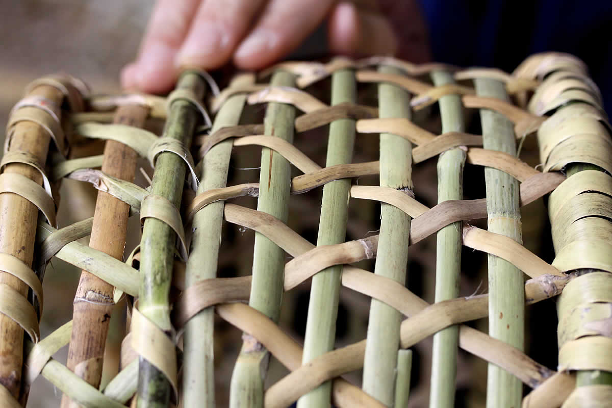 根曲竹楕円底付茶碗籠、根曲竹、竹編み