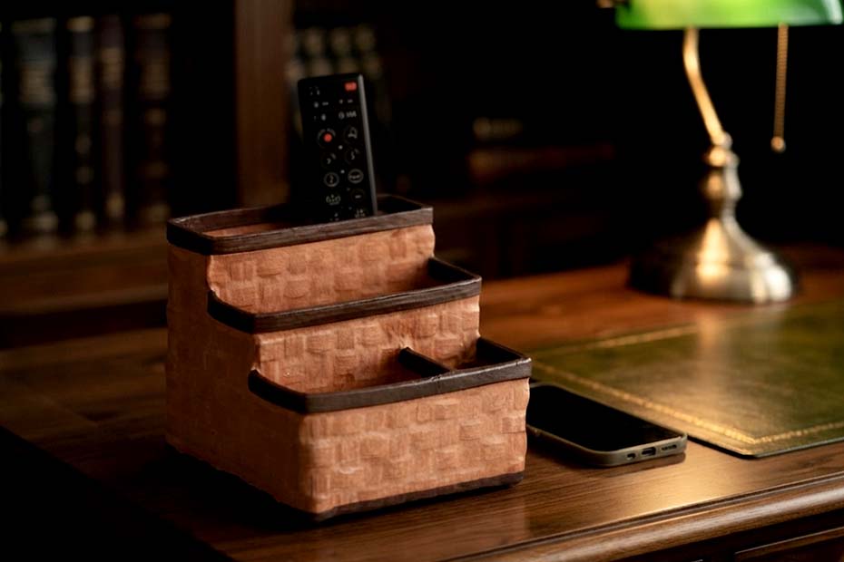 洋風にも和風にも馴染む 【国産】一閑張り三段リモコン＆スマホラック